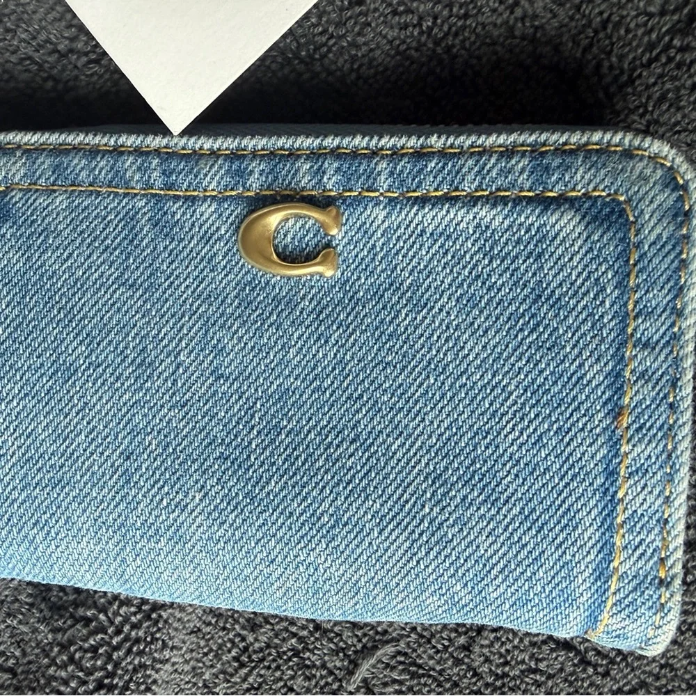 Coach denim zip card case NWT - Picture 2 of 7